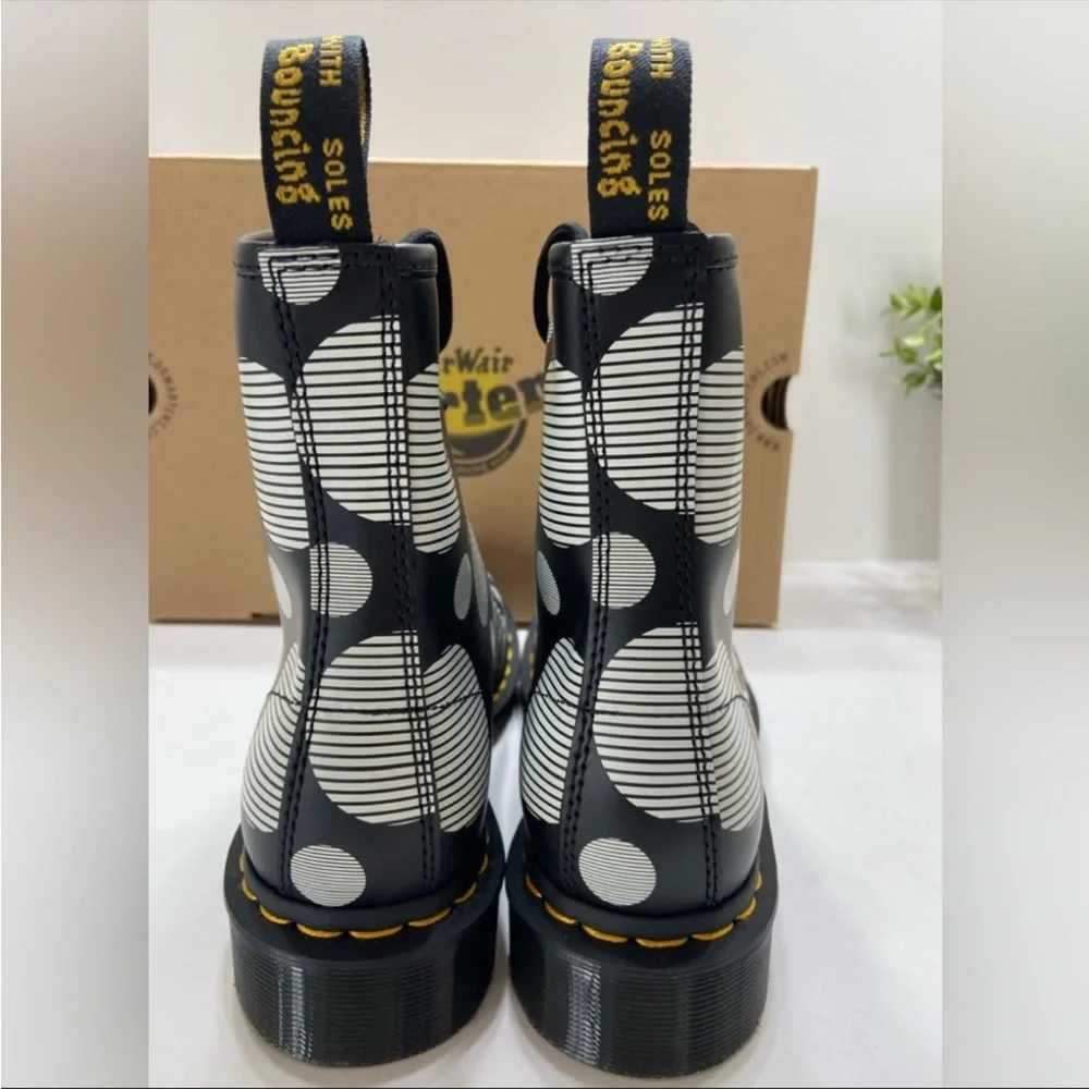 Dr. Martens Polka Dot Combat Boots NEW IN BOX - Picture 6 of 11
